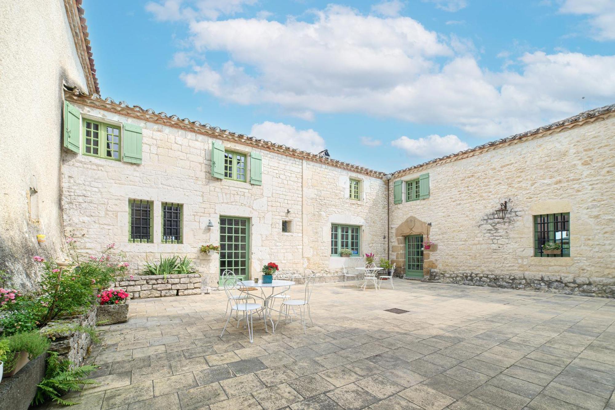 Manoir Le Moulinal47 - Vue Panoramique Hotel Courbiac Exterior photo