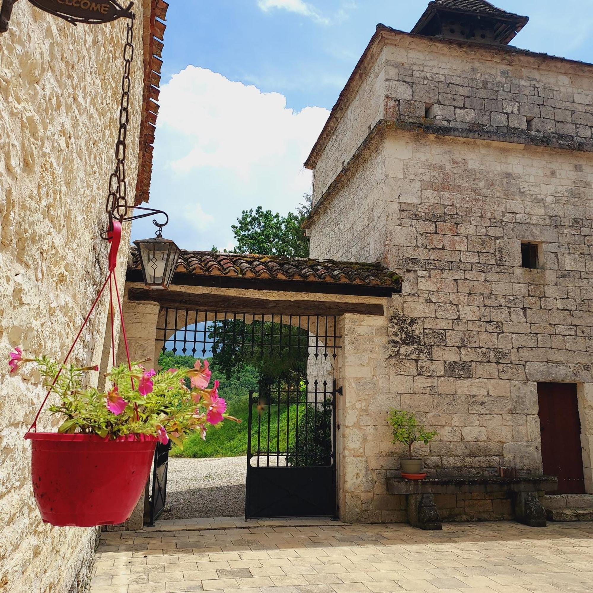 Manoir Le Moulinal47 - Vue Panoramique Hotel Courbiac Exterior photo