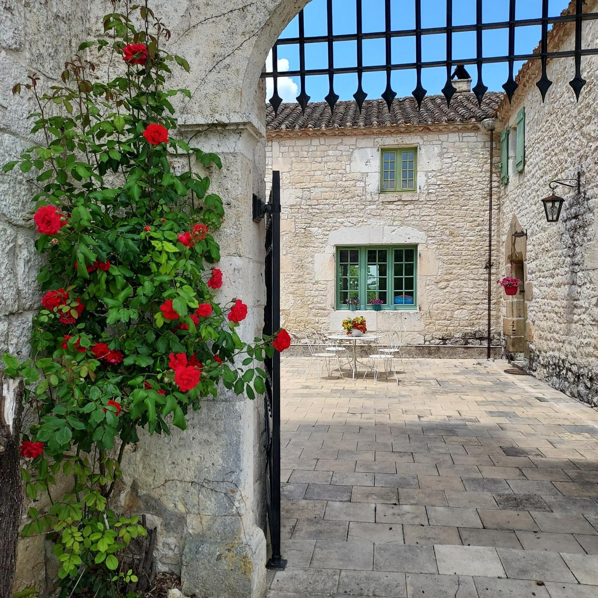Manoir Le Moulinal47 - Vue Panoramique Hotel Courbiac Exterior photo